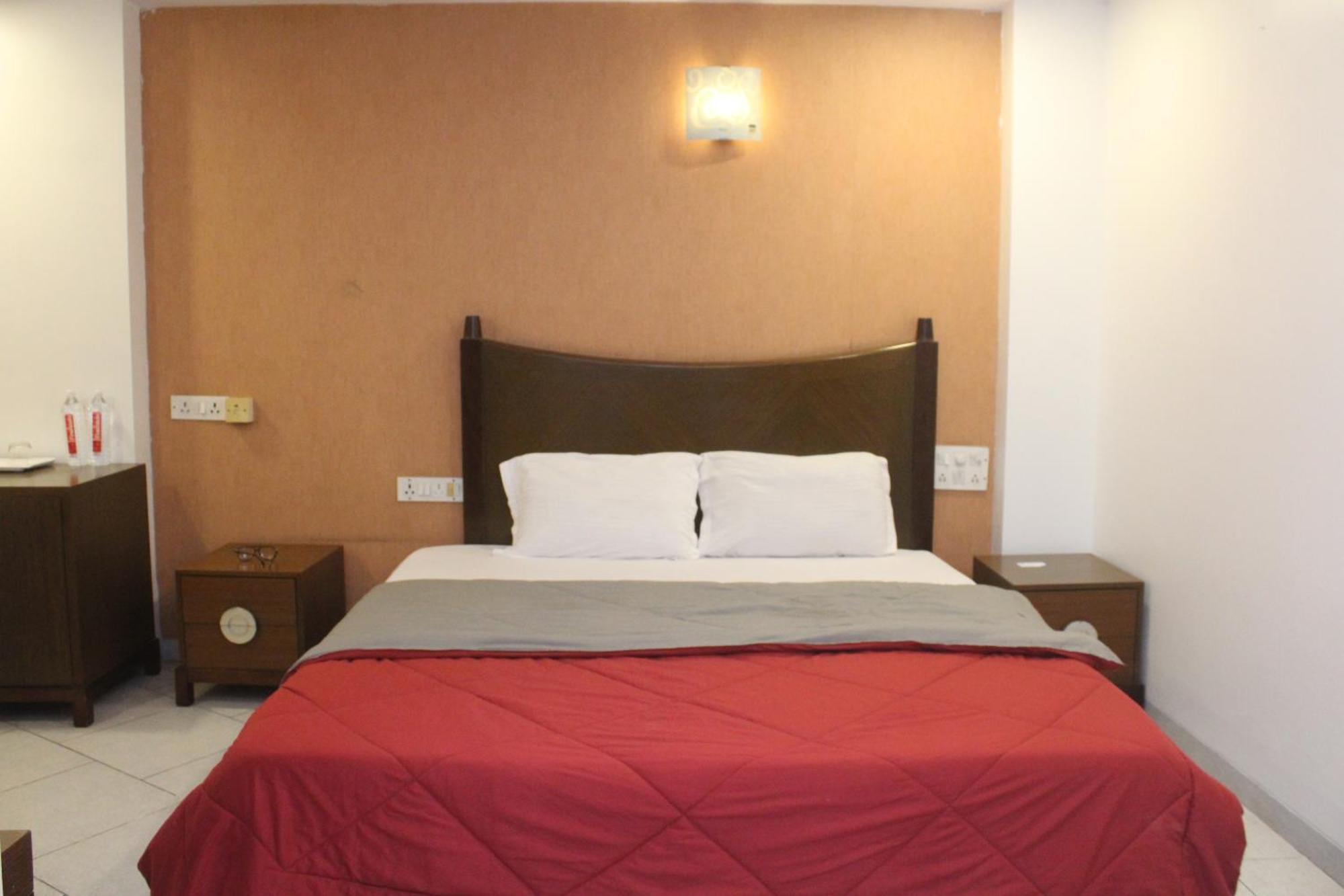 Hotel Western Court Boisar Zewnętrze zdjęcie